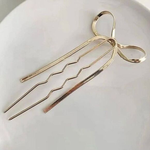 Minimalist Bow Gold Tone Hair Pin, Elegant and Feminine, hangs beautifully New - Picture 2 of 3